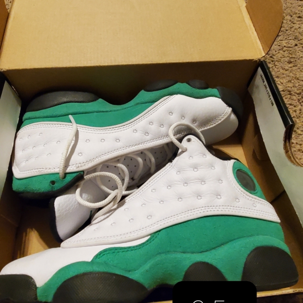 RETRO JORDAN 13 white/green size 3.5 $110